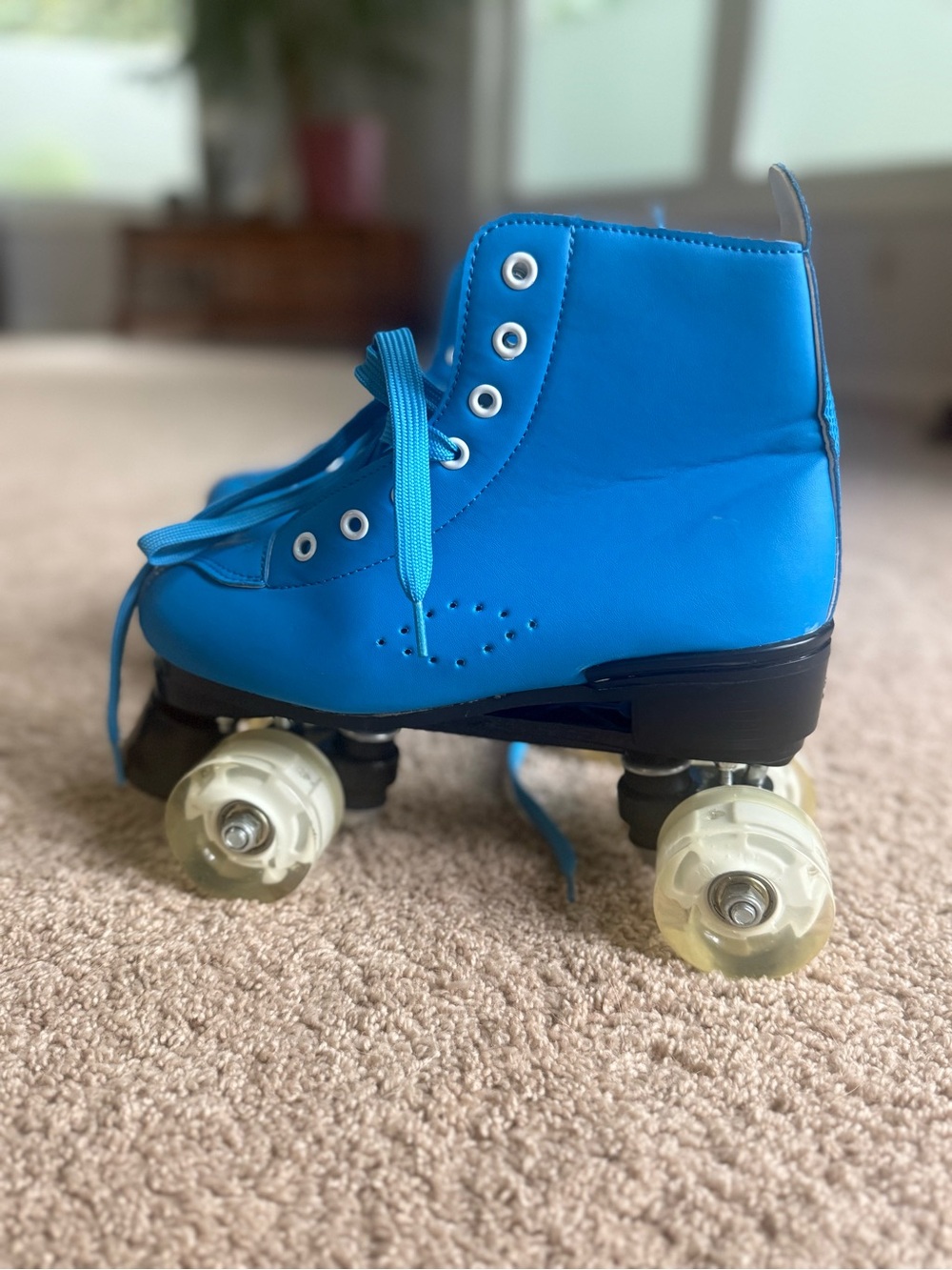 Adult unisex Blue Retro Roller Skates - Classic High-Top